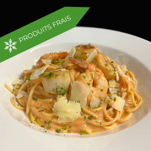 
                  
                    Spaghettis crevettes et pétoncles à la bisque de homard
                  
                